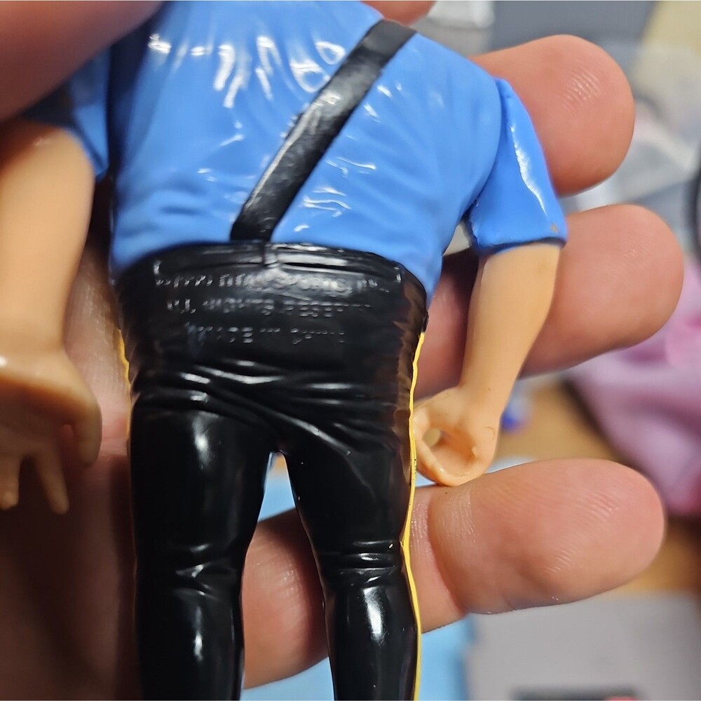 WWE WWF Hasbro The Big Boss Man Series 1 Vintage Wrestling Action Figure - Picture 6 of 7